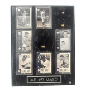 New York Yankees Display with Cards Pre-Owned Collectible MLB Memorabilia